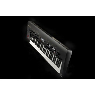 Korg KingKorg (Synthesizer)